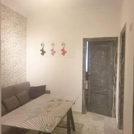 Dona Lola Corner Apartment